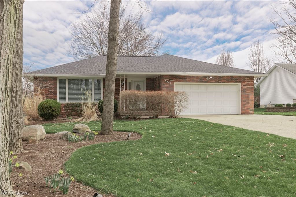 Photo of 657 Lander Drive, Highland Heights, OH 44143 (MLS # 5196985)