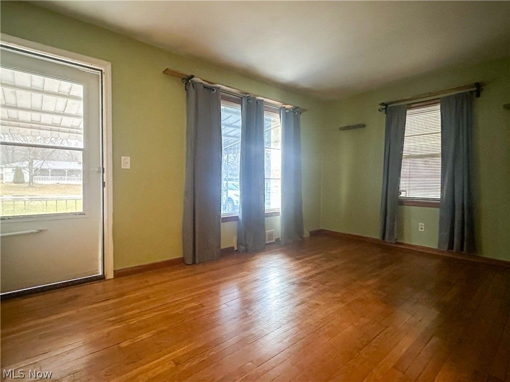 Photo of 3824 Valacamp Avenue SE, Warren, OH 44484 (MLS # 5191428)