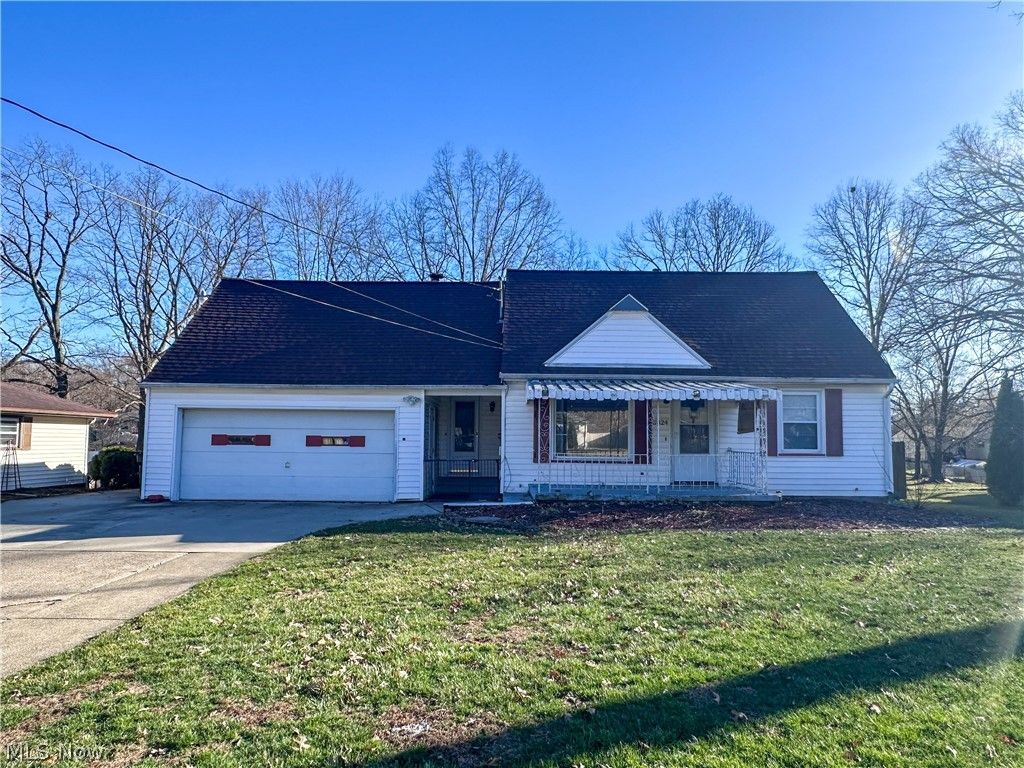 Photo of 3824 Valacamp Avenue SE, Warren, OH 44484 (MLS # 5191428)