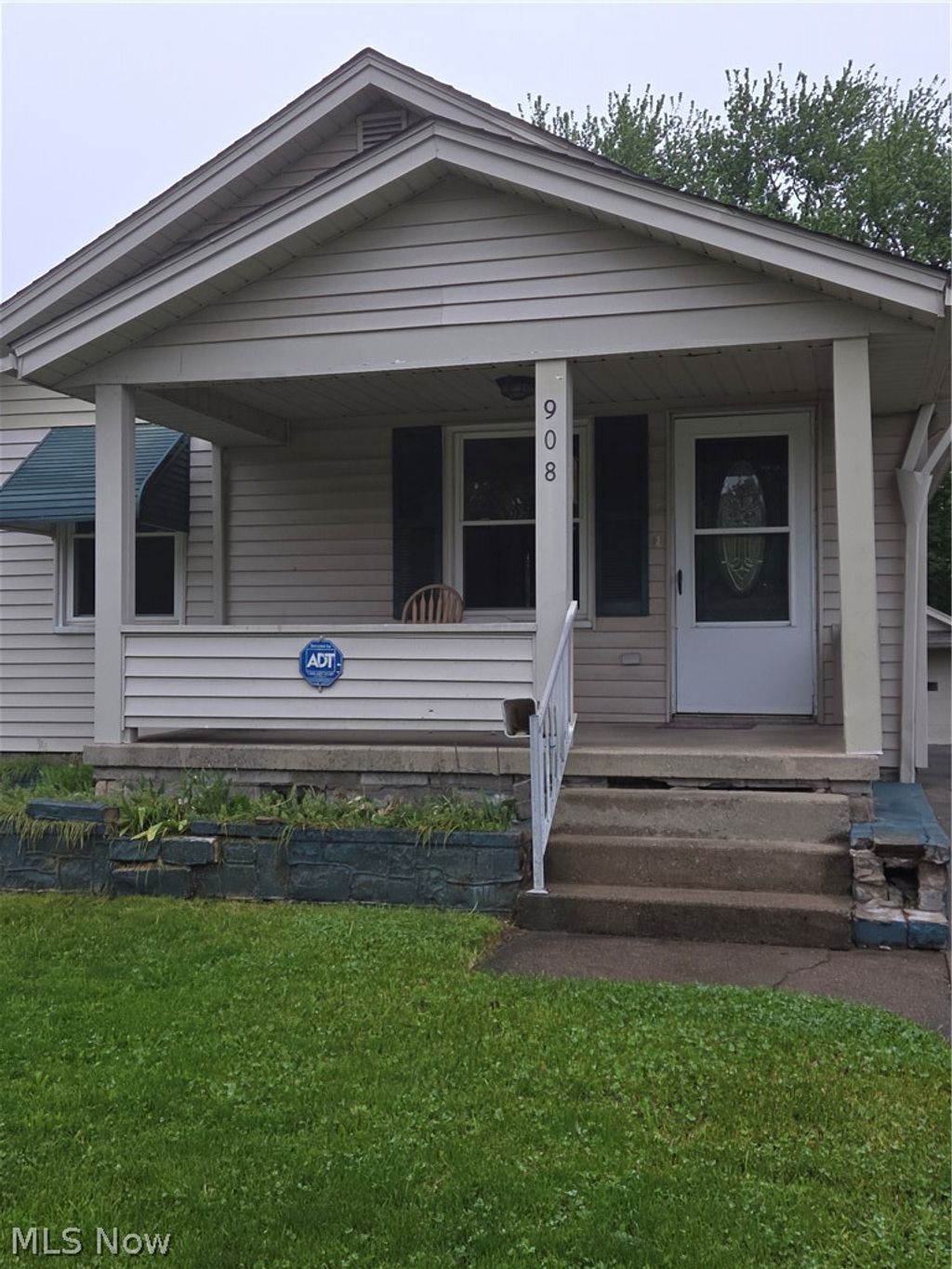 Photo of 908 Cornell Street, Youngstown, OH 44502 (MLS # 5206675)