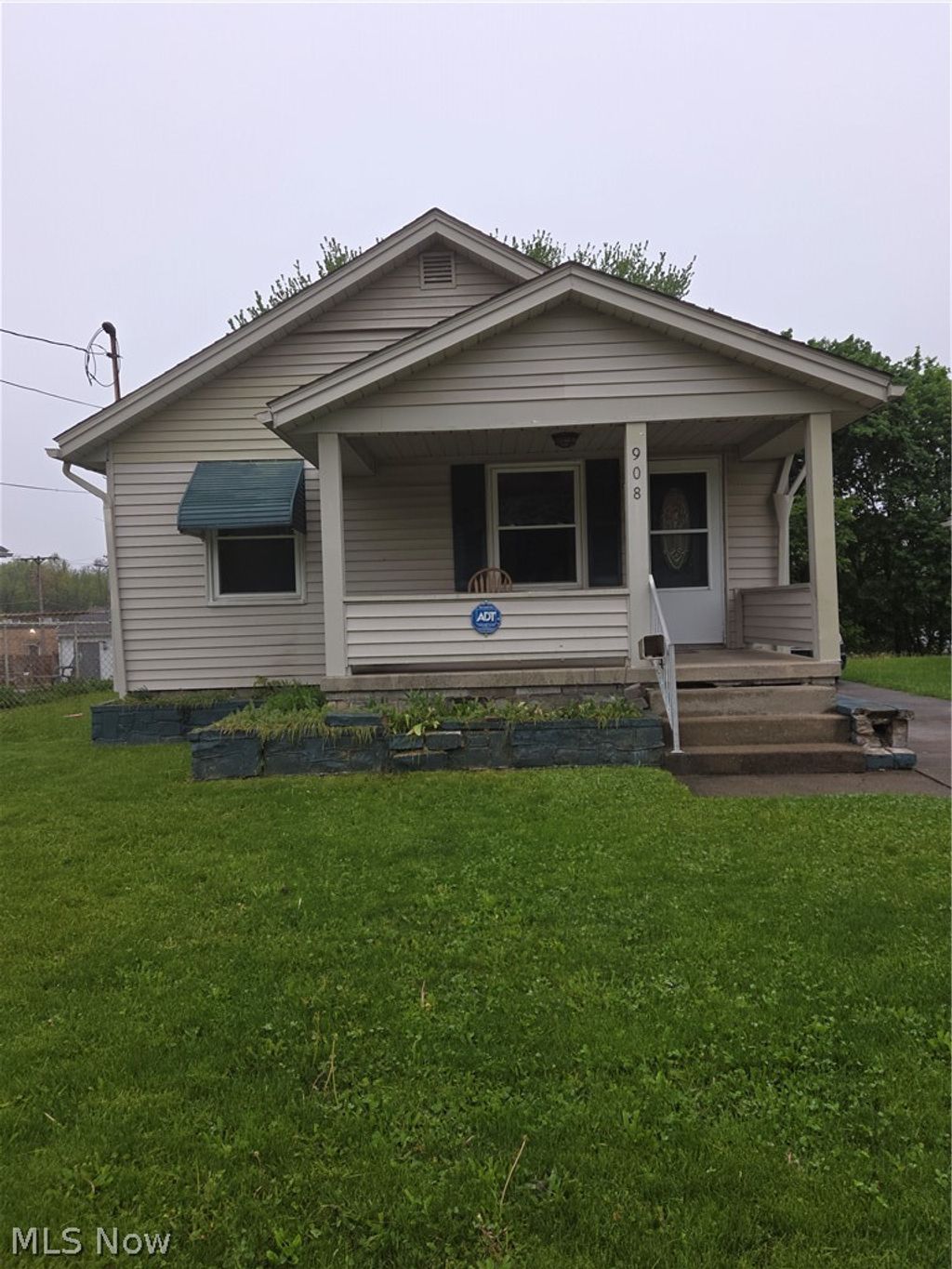 Photo of 908 Cornell Street, Youngstown, OH 44502 (MLS # 5206675)
