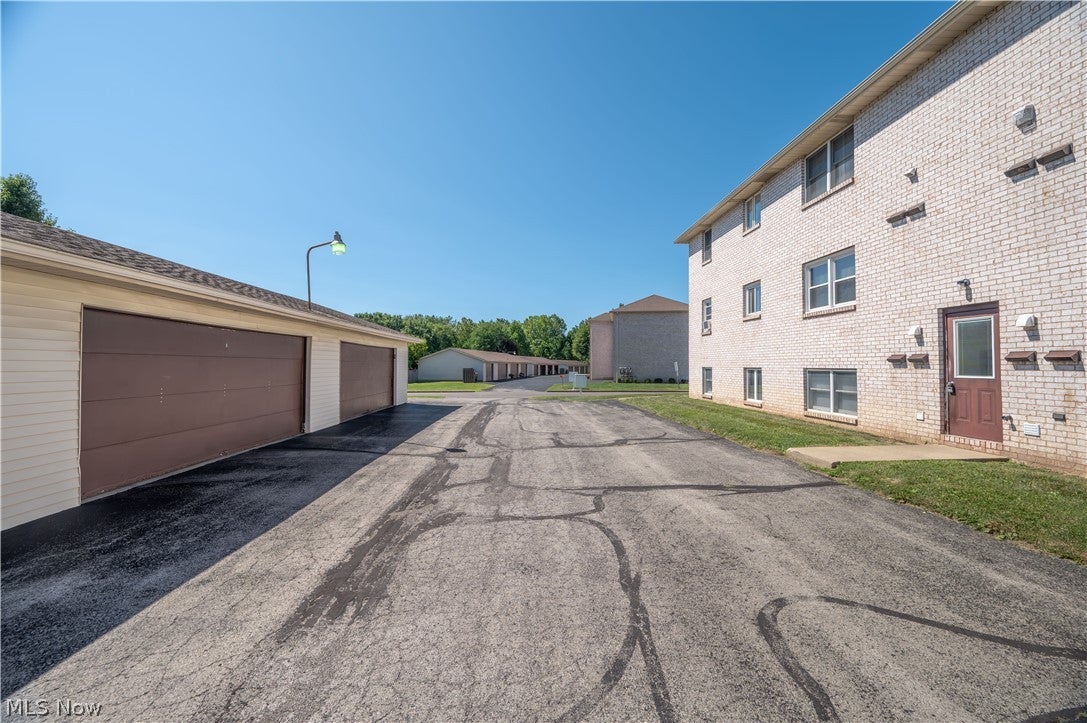 7357 Eisenhower Drive 6