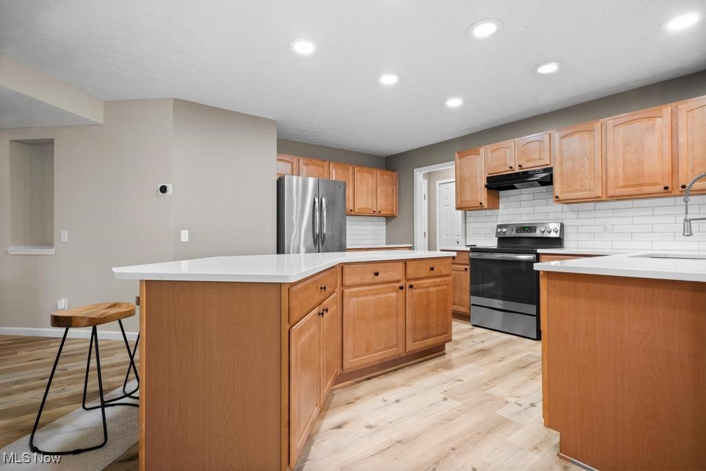 Medina, Ohio 44256, United States, 4 Bedrooms Bedrooms, ,3 BathroomsBathrooms,Residential,Pending,182820