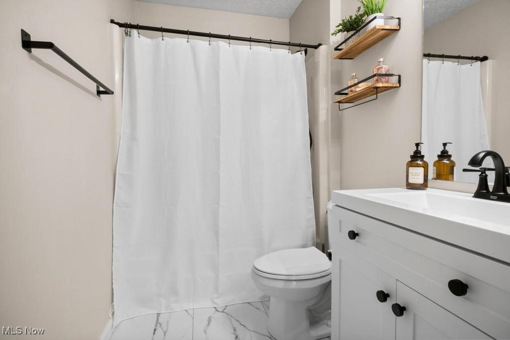 Medina, Ohio 44256, United States, 4 Bedrooms Bedrooms, ,3 BathroomsBathrooms,Residential,Pending,182820