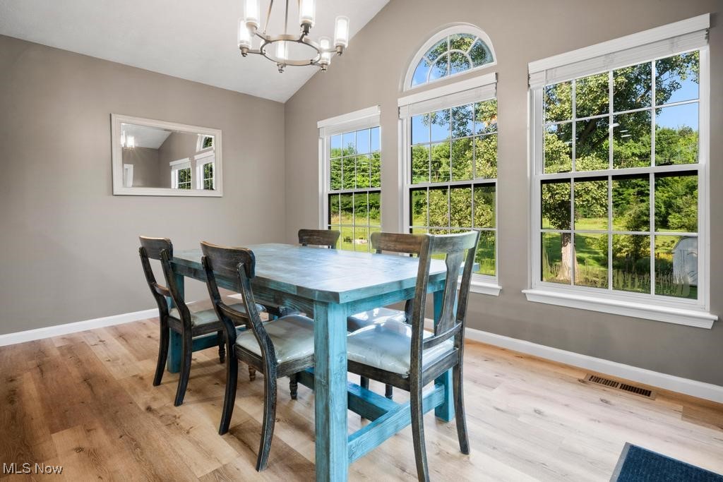 Medina, Ohio 44256, United States, 4 Bedrooms Bedrooms, ,3 BathroomsBathrooms,Residential,Pending,182820