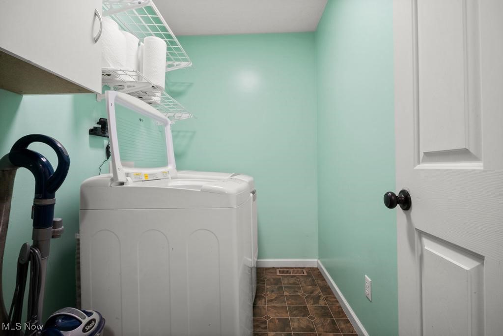 Medina, Ohio 44256, United States, 4 Bedrooms Bedrooms, ,3 BathroomsBathrooms,Residential,Pending,182820