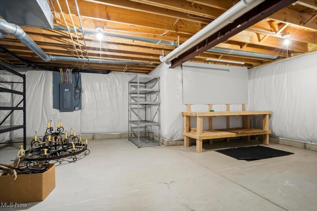 Medina, Ohio 44256, United States, 4 Bedrooms Bedrooms, ,3 BathroomsBathrooms,Residential,Pending,182820