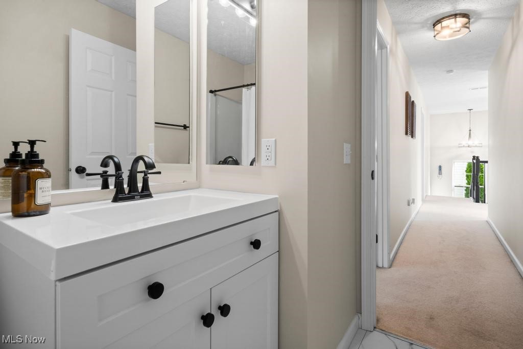 Medina, Ohio 44256, United States, 4 Bedrooms Bedrooms, ,3 BathroomsBathrooms,Residential,Pending,182820