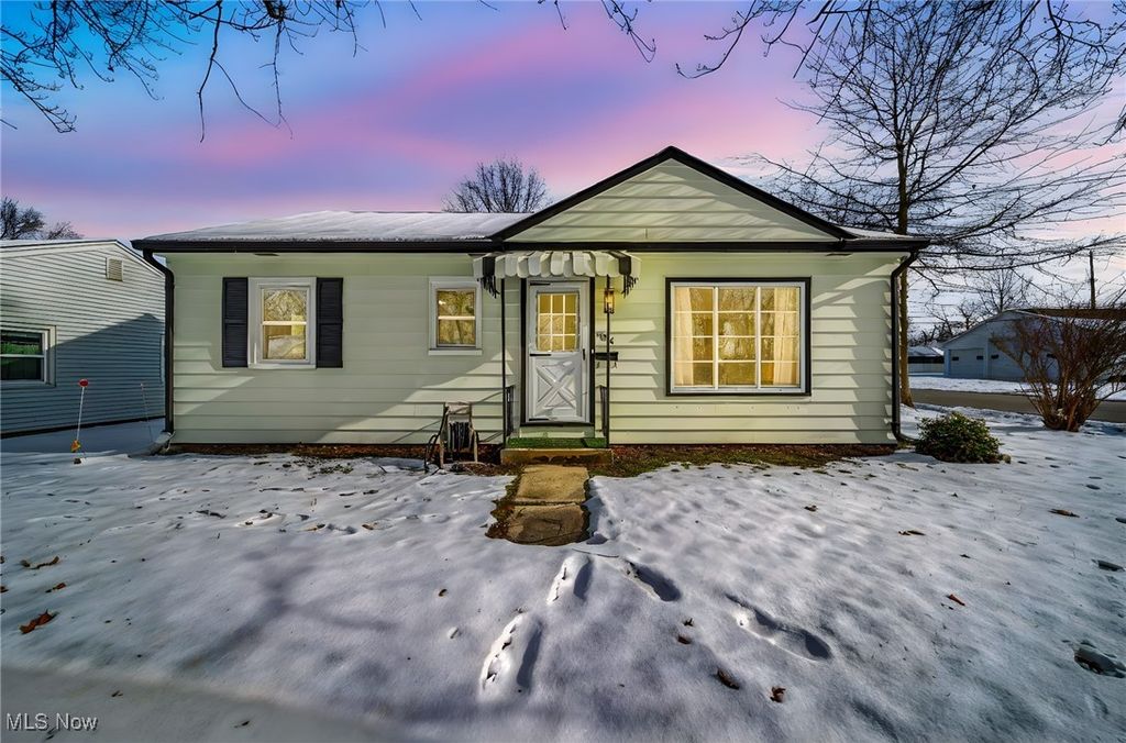 Photo of 3044 Columbus Avenue, Ashtabula, OH 44004 (MLS # 5176351)