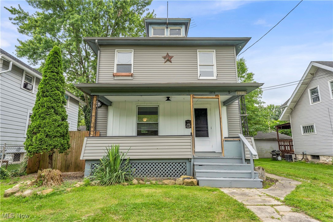 1274 Welsh Ave, Akron - Spacious 3 bed 1 bath single family home! //
$ 1235 rent / $ 1235 deposit //
$55 application fee per adult //
1-2 pets OK in this unit. After application pre-approval, a PetScreening is required for any animals to proceed with one of our properties; a PetScreening affidavit is still required if you have no pets. (Some breed restrictions apply per HUD guidelines). //
NO SMOKING //
1 time $169 non-refundable set up fee paid at lease signing //
$30/month required resident benefit package; can include personal property/liability insurance for an additional $5/month for $35/month total. //
** ** CMHA OK - 3 bdrm voucher; must be prepared with reservation fee to hold the property and moving packet. ** ** //
After application Pre-Approval 1 applicant per household application is required to fill out a PetScreening application, before being about to proceed with placing a Reservation Fee for one of our properties. You will receive a pre-approval for your application and in order to proceed, the PetScreening is required. Even if you have NO pets - this application must be filled out. One time, non-refundable pet fee of $250-600 per animal applies to all pets & must be paid before or when you pay your first month rent. (No fee for qualified assistance animals). //
Our application is processed through secure site: Findigs, and they require ID and income verification. Without this, your application will not be processed. They offer 24/7 chat support on their application directly if you have any questions. //
BEDROOMS: 3 //
BATHROOMS: 1 //
APPLIANCES PROVIDED: Fridge, stove, and microwave //
UTILITIES / RESIDENT RESPONSIBILITY: Residents are responsible for all utilities including: water/sewer/trash, gas & electric and are responsible to maintain lawn care maintenance & snow removal. //
Serious inquiries only.