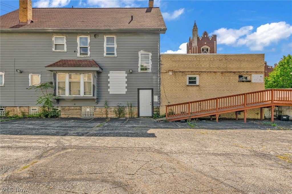 Photo of 4438 Pearl Road, Cleveland, OH 44109 (MLS # 5218600)