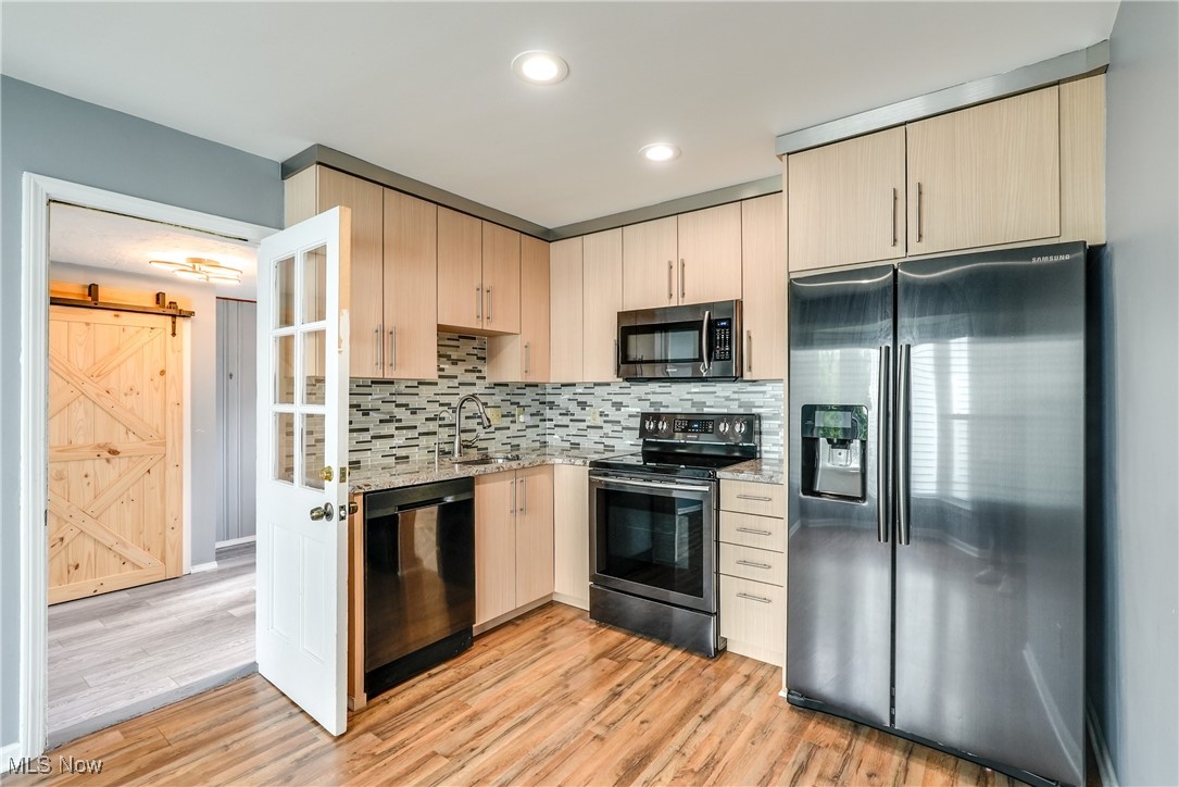 109 Hazelwood Drive, Chagrin Falls, Ohio image 12