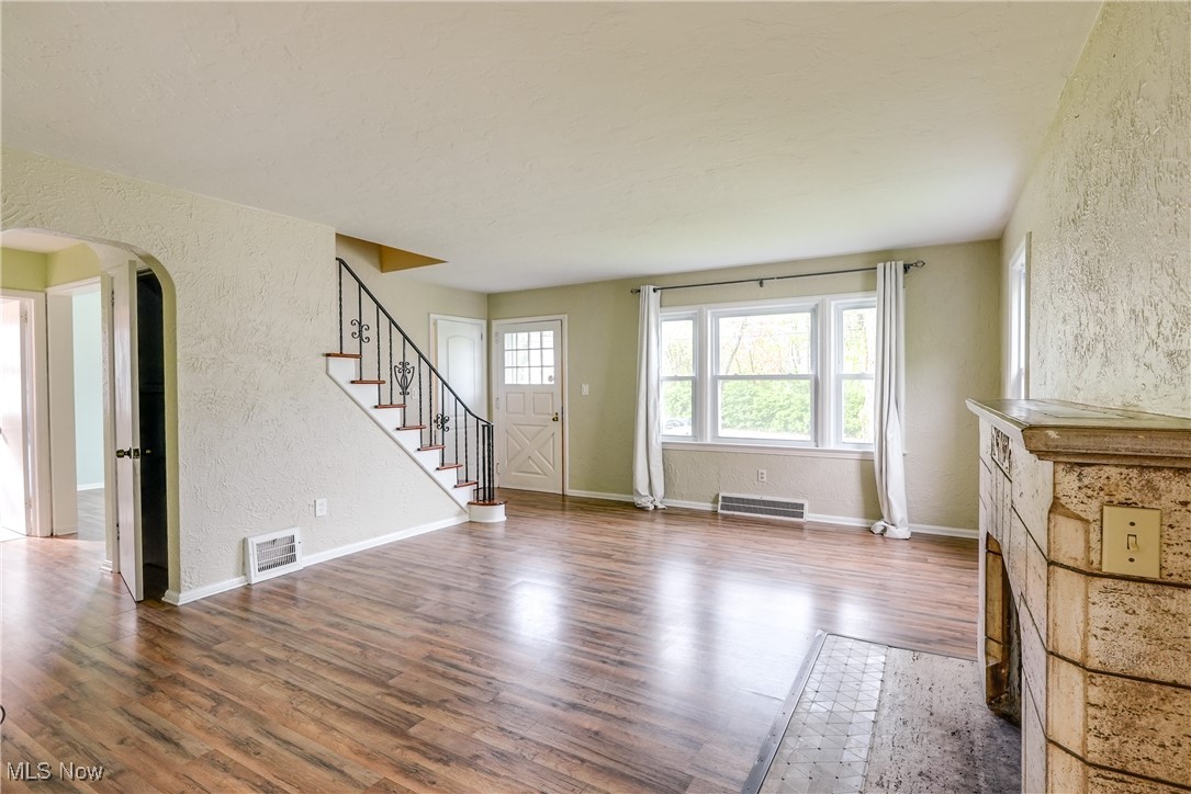 109 Hazelwood Drive, Chagrin Falls, Ohio image 7