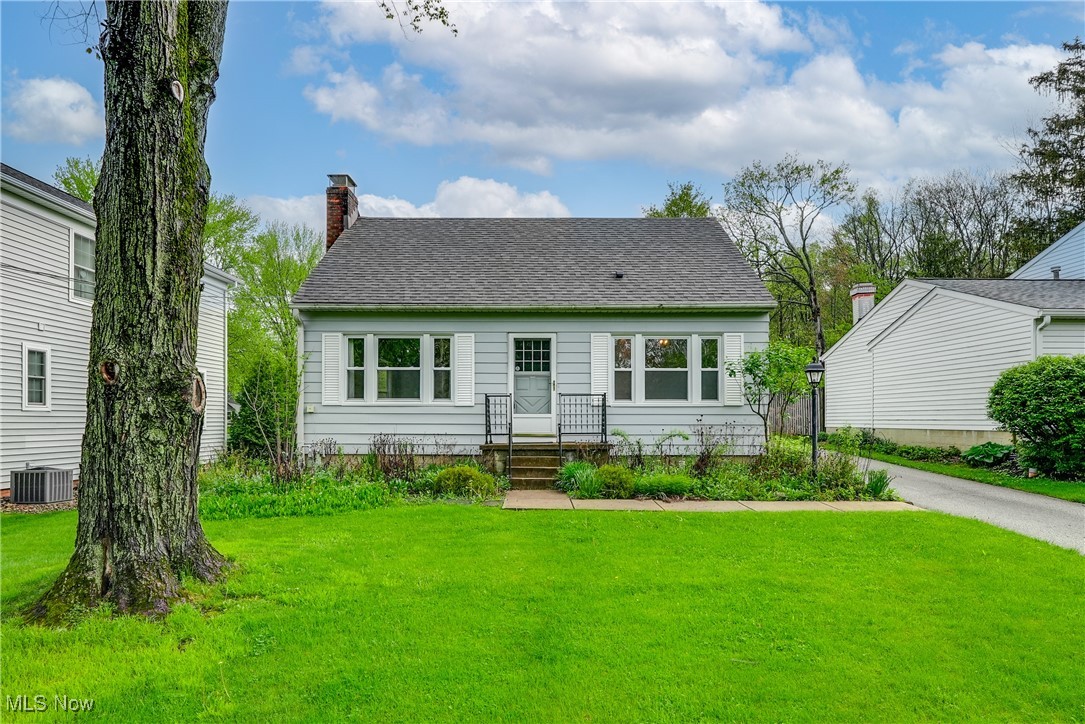 109 Hazelwood Drive, Chagrin Falls, Ohio image 1
