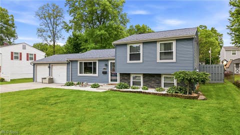 Homes For Sale - 2219 Woodland Trace Street<br/> Austintown, OH 44515