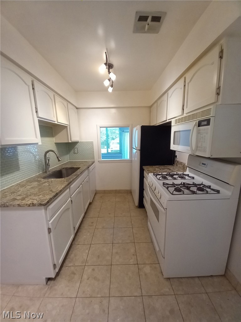 Carlyle Condo - Residential