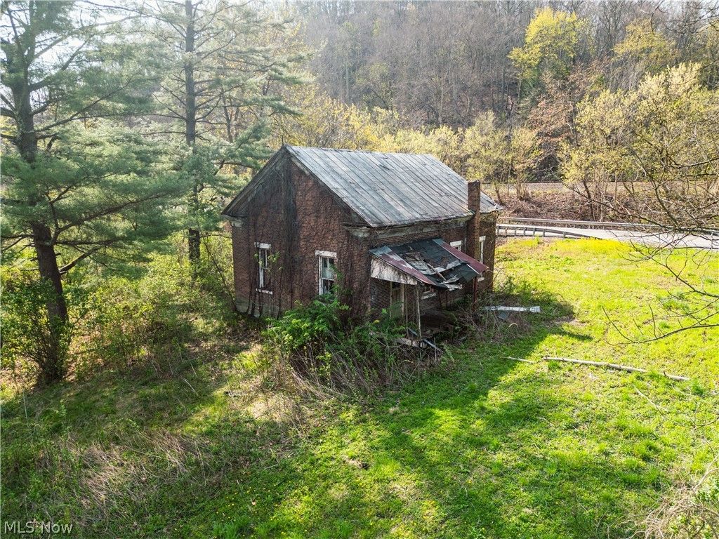 Photo of 47691 E Captina Highway Road, Alledonia, OH 43902 (MLS # 5206050)