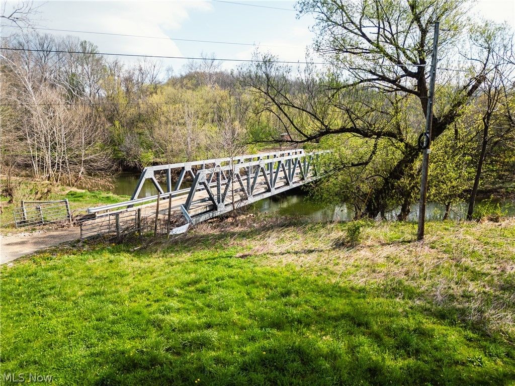 Photo of 47691 E Captina Highway Road, Alledonia, OH 43902 (MLS # 5206050)