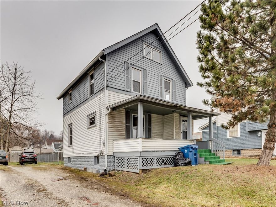Welcome home! This three bedroom home is ready for your family! New windows, furnace, carpet and bath. Call today for your private tour! Apply here: https://goo.gl/qbEWQi.  Application fee of $35.00 per adult applies.