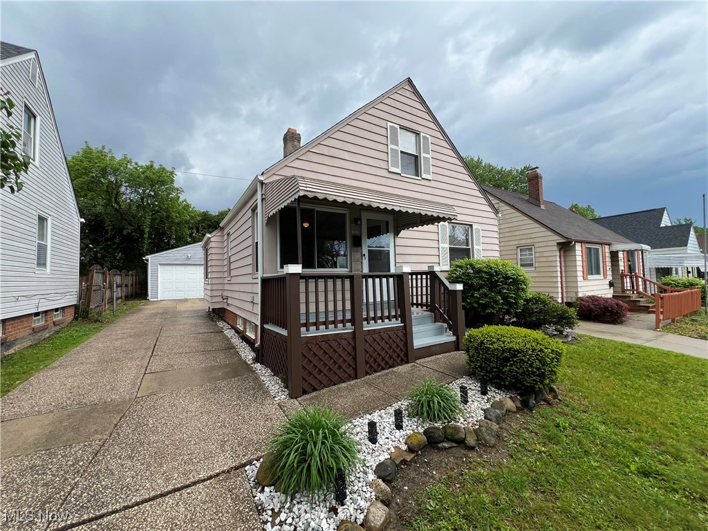 13303 Oak Park Boulevard, Garfield Heights, Ohio image 2