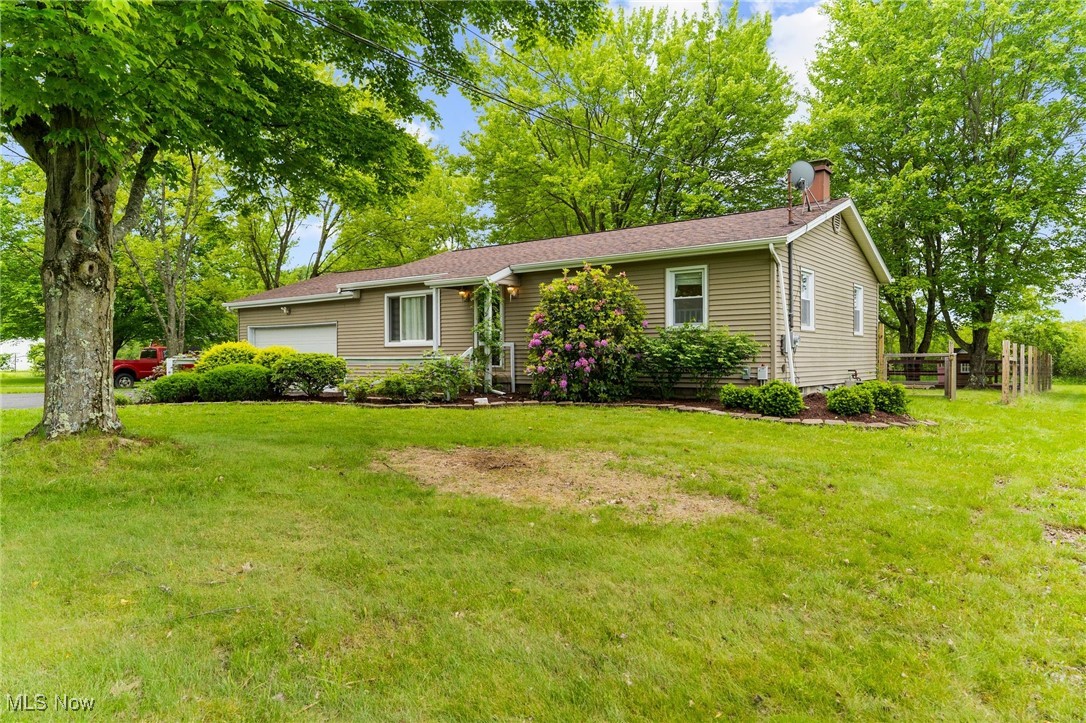 1304 Sodom Hutchings Road, Vienna, Ohio image 1