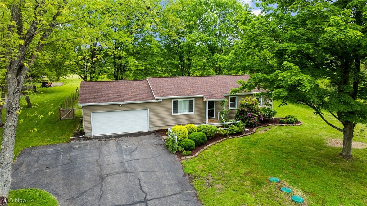 1304 Sodom Hutchings Road, Vienna, Ohio image 2