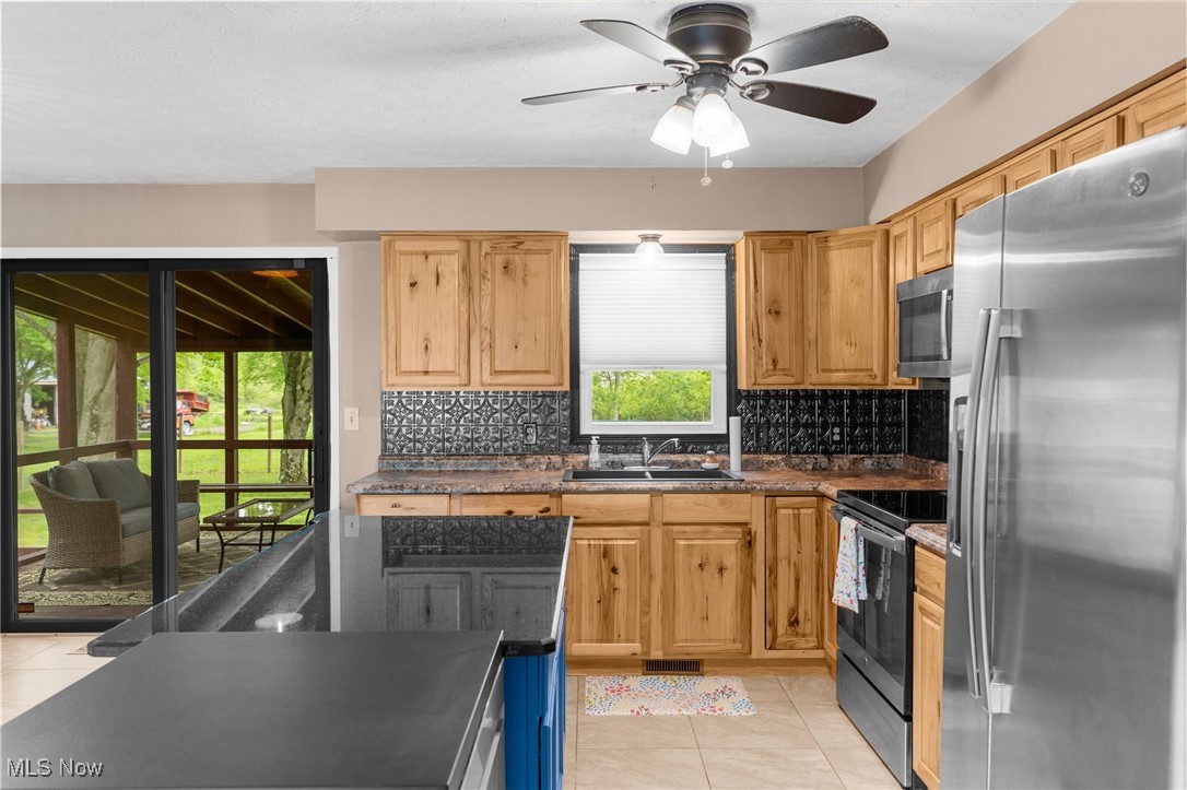 1304 Sodom Hutchings Road, Vienna, Ohio image 7