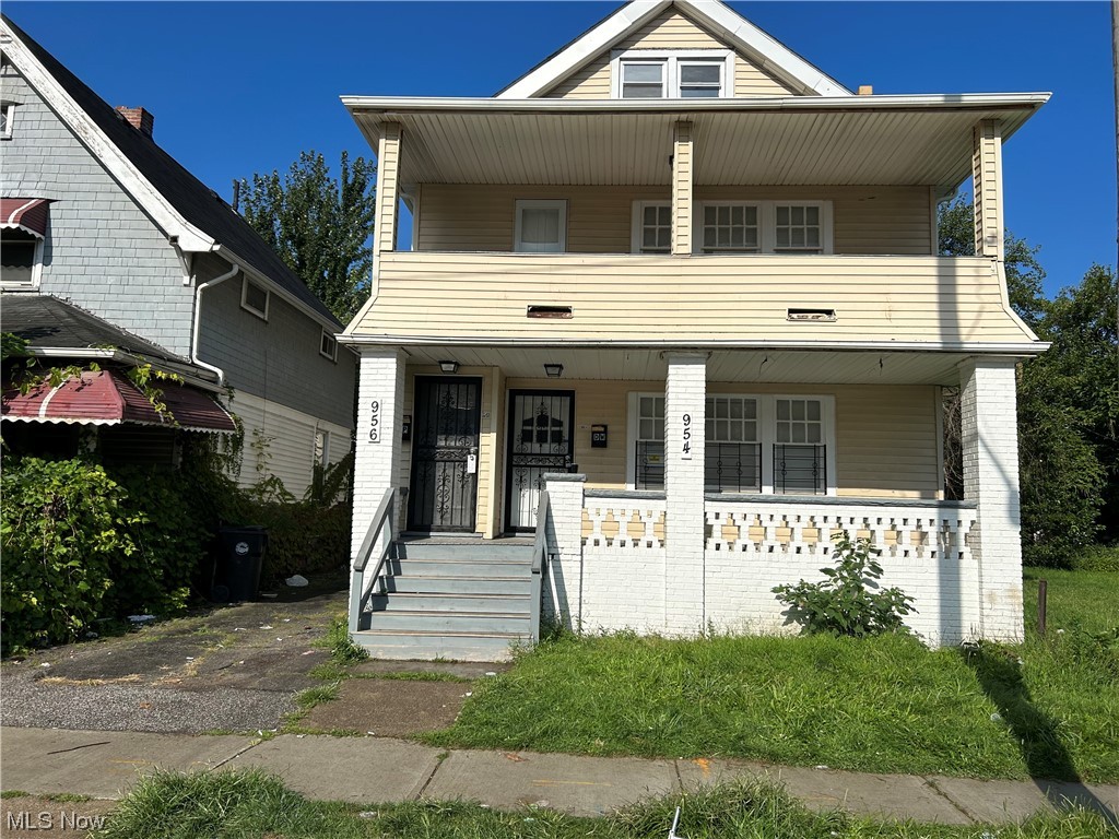 Renovated duplex! Each unit has the same layout. Ready for you to move in and/or start generating income. Buyers call your favorite buyers agent today to schedule your showing. This won't last long. AS-IS, seller to make no repairs.