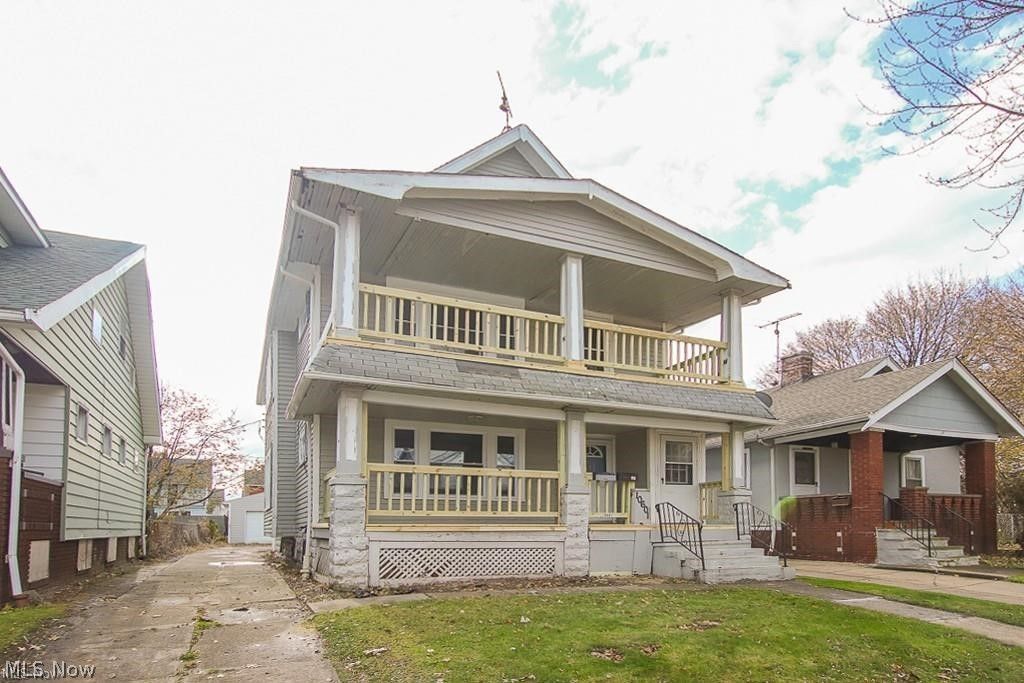 Photo of 10601 Linnet Avenue, Cleveland, OH 44111 (MLS # 5210886)
