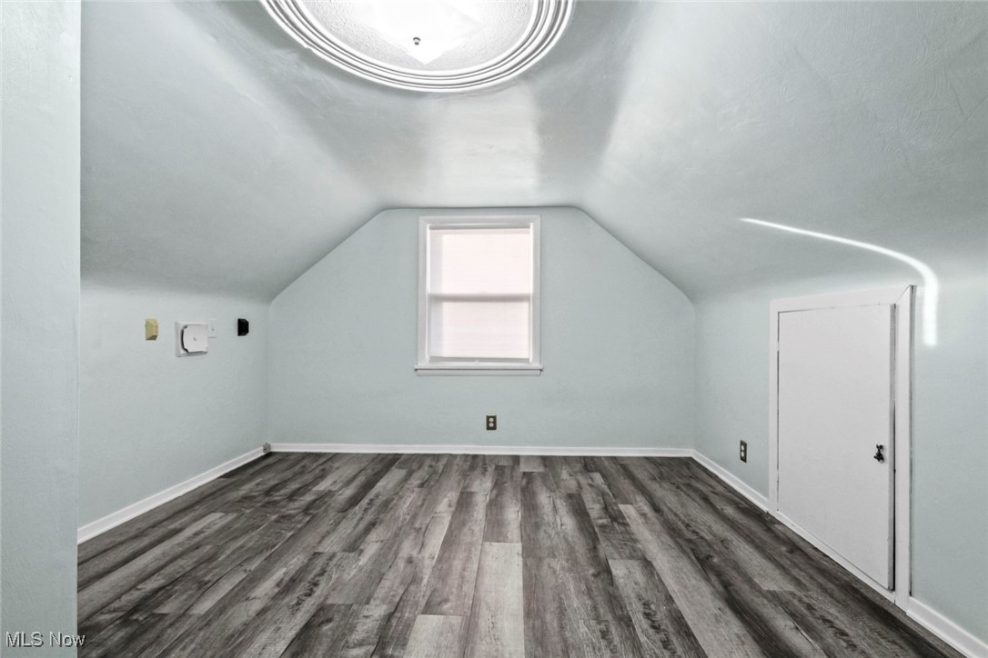 Bancroft Avenue And Extends Ba - Residential