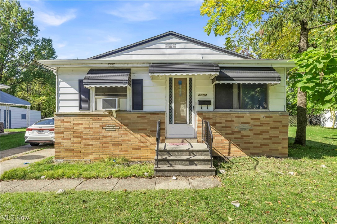 5604 Lafayette Avenue, Maple Heights, Ohio image 1