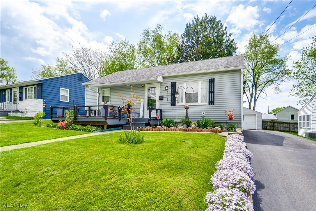 608 Franklin Avenue, Barberton, Ohio image 2
