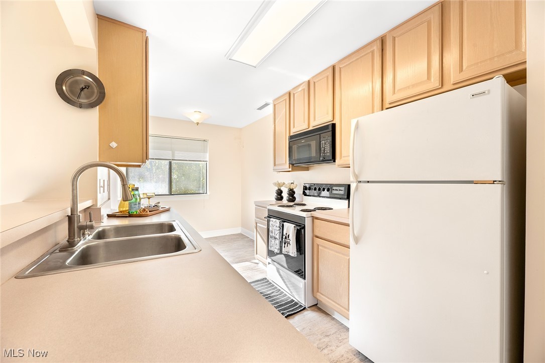 Enclave/Rosemont Rdg Condo Own - Residential