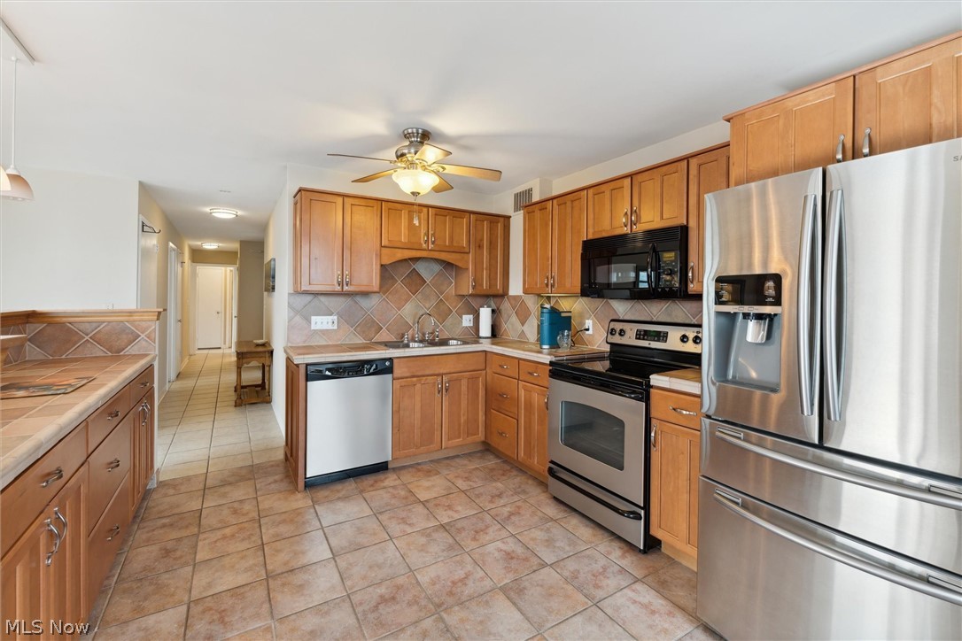 Lake House Condo - Residential