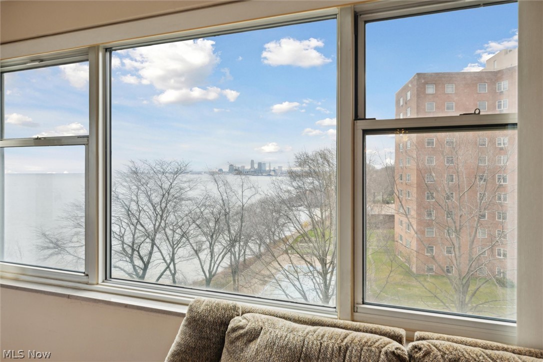 Lake House Condo - Residential