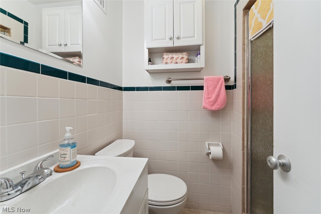 Lake House Condo - Residential