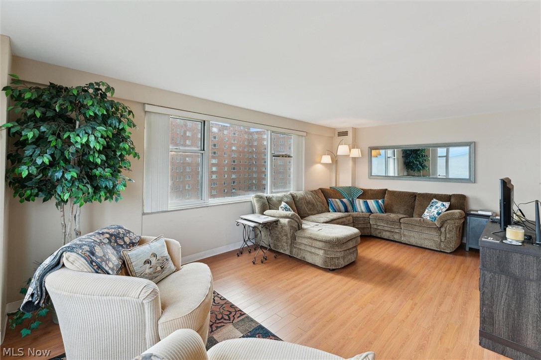 Lake House Condo - Residential