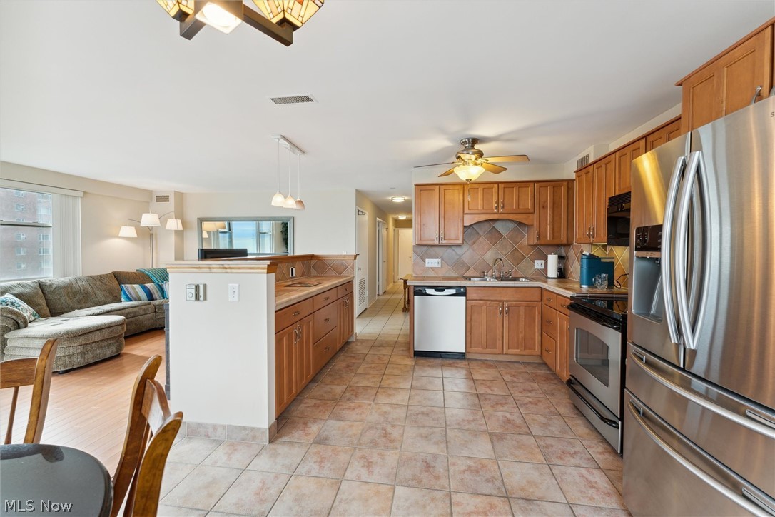 Lake House Condo - Residential