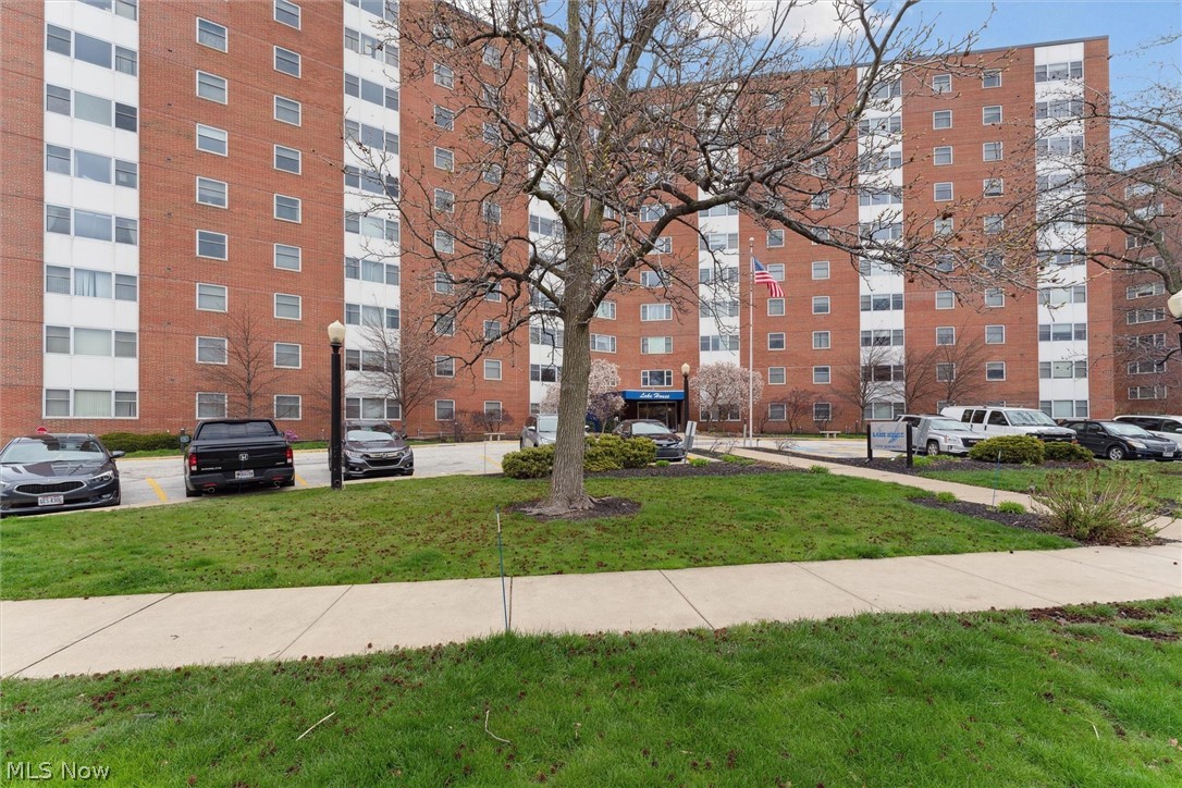 Lake House Condo - Residential