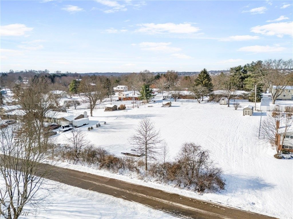 Photo of E Wadora Circle NW, North Canton, OH 44720 (MLS # 5177549)