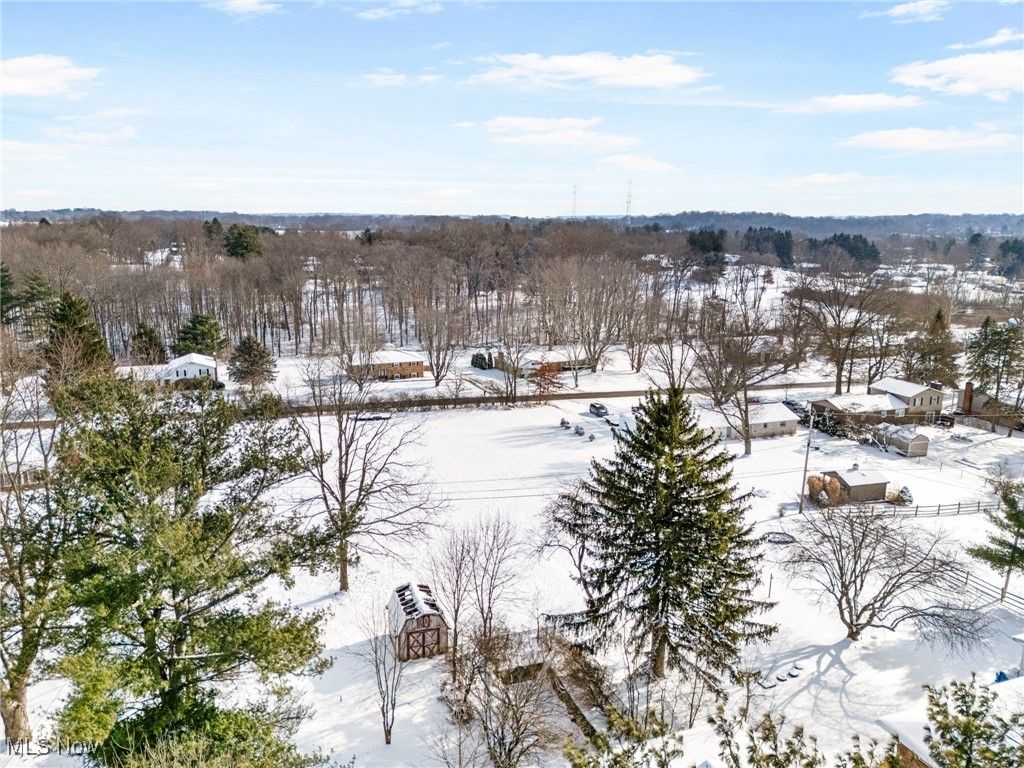 Photo of E Wadora Circle NW, North Canton, OH 44720 (MLS # 5177549)