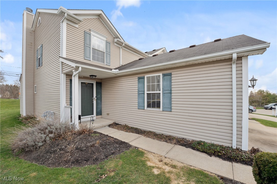 9958 Beverly Lane, Streetsboro, Ohio image 2