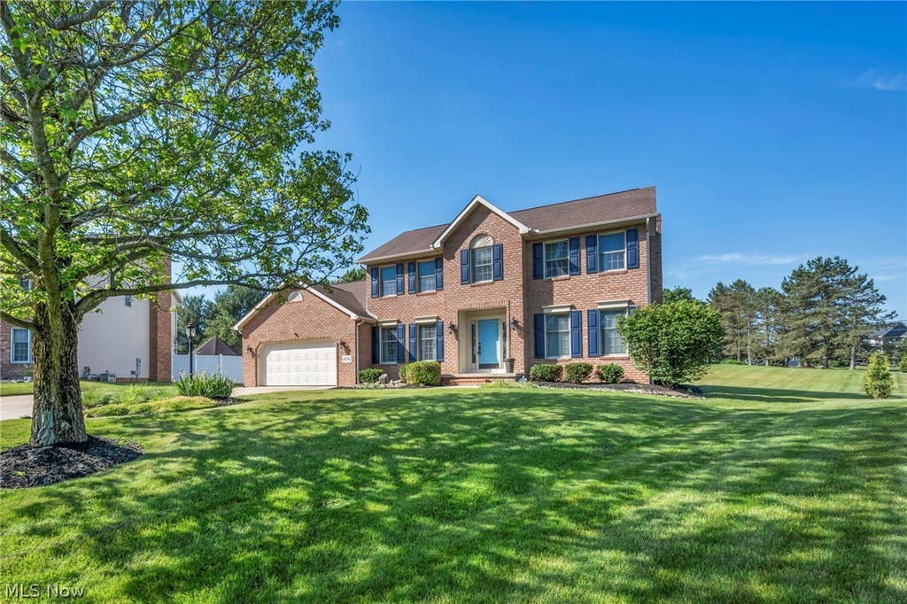 Photo of 8572 Nobleman Circle NW, Massillon, OH 44646 (MLS # 5216205)