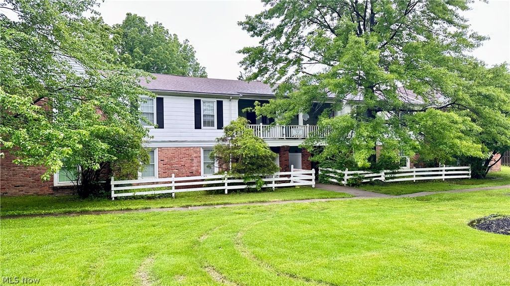 Photo of 24 Washington Square, Euclid, OH 44143 (MLS # 5186543)