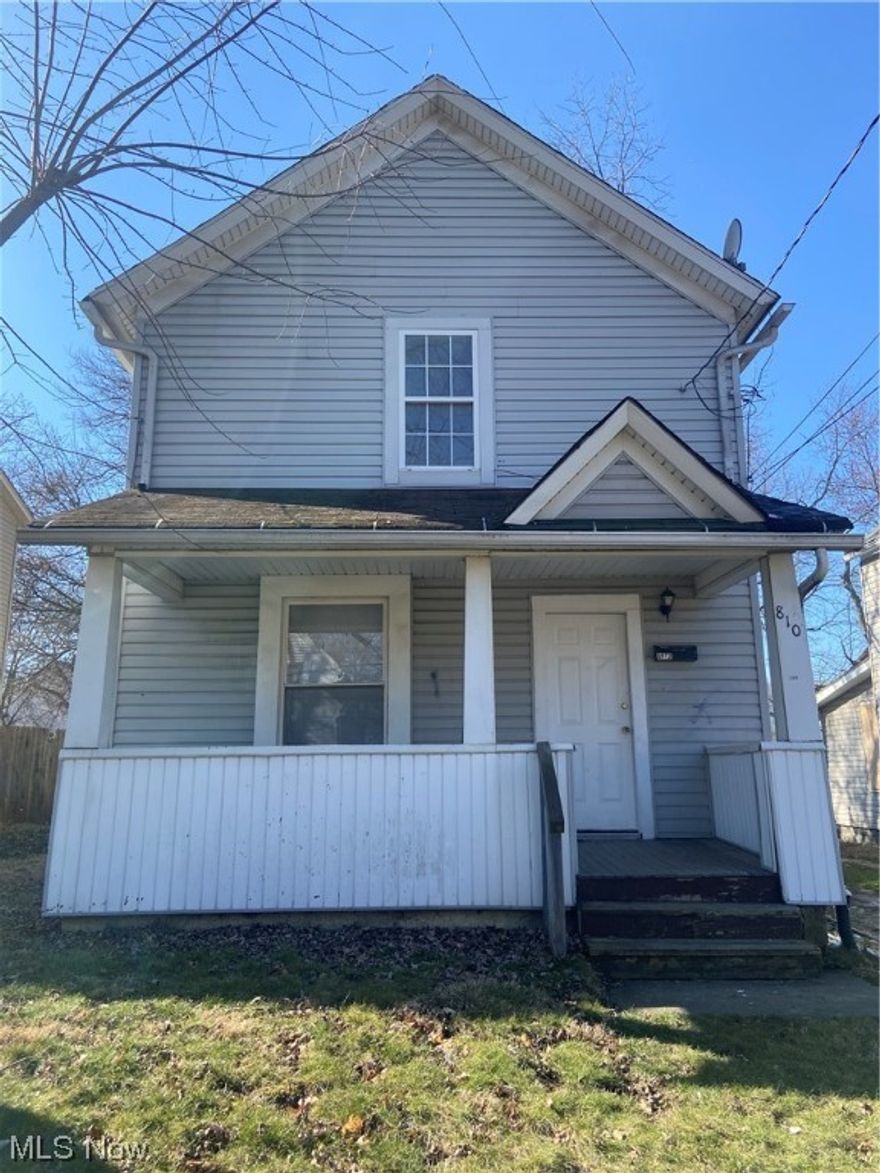 Welcome to 810 Amherst. Great Income Property near the City of Akron’s Revitalize Area. This 2 Unit has one Bedroom upstairs unit and one Bedroom in the Downstairs unit. This apartment is near Stores. Libraries, Expressways, and Downtown Akron. Both units have separate Gas, Electric and Water. The downstairs unit is vacant and will be newly renovated in 2 week due to price change Stay in one and  have tenant pay part of your mortgage. Downstairs unit need cosmetic work and upstairs unit is renovated and rented for $650 a month . Tenant pats Water, Electric and Gas. Call today for your Private Showing!!