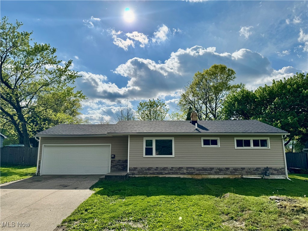 30 Taylor Road, Barberton, Ohio image 1
