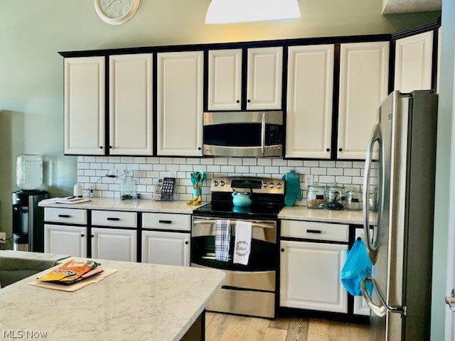 Hidden Lakes Sub Ph I - Residential Lease