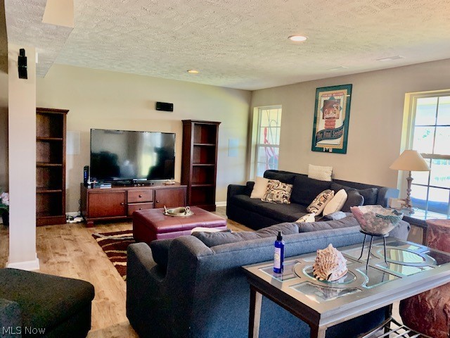 Hidden Lakes Sub Ph I - Residential Lease