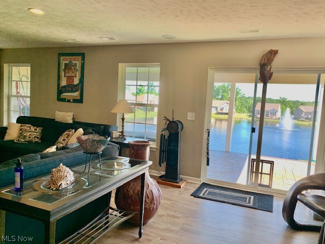 Hidden Lakes Sub Ph I - Residential Lease