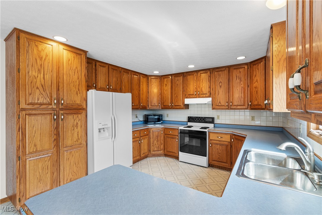 3827 Abbeyville Road, Medina, Ohio image 11